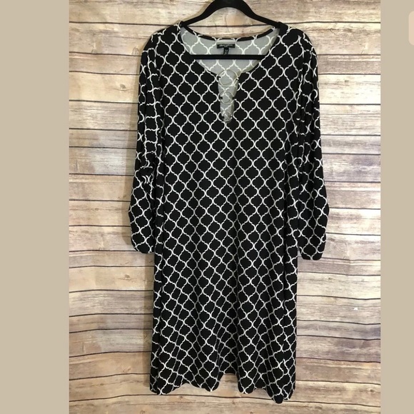 ❌SOLD❌Black & White Pullover Dress Plus Size 3X - Picture 6 of 6